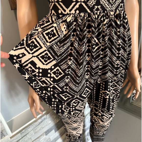 🔥 Strapless Jumpsuit - Picture 3 of 9